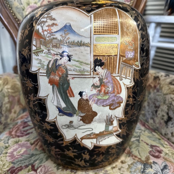 Satsuma Accents Retails For 2599 Japanese Satsuma Tall Vase Shimazu